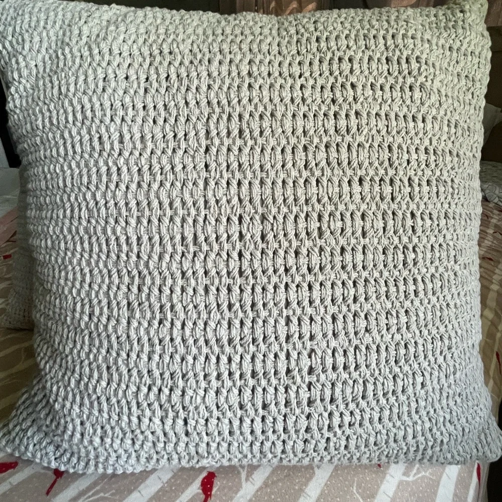 Throw pillows 20X20 NWOT